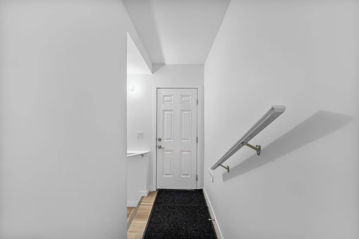 Edgemont Basement Suite — photo 14