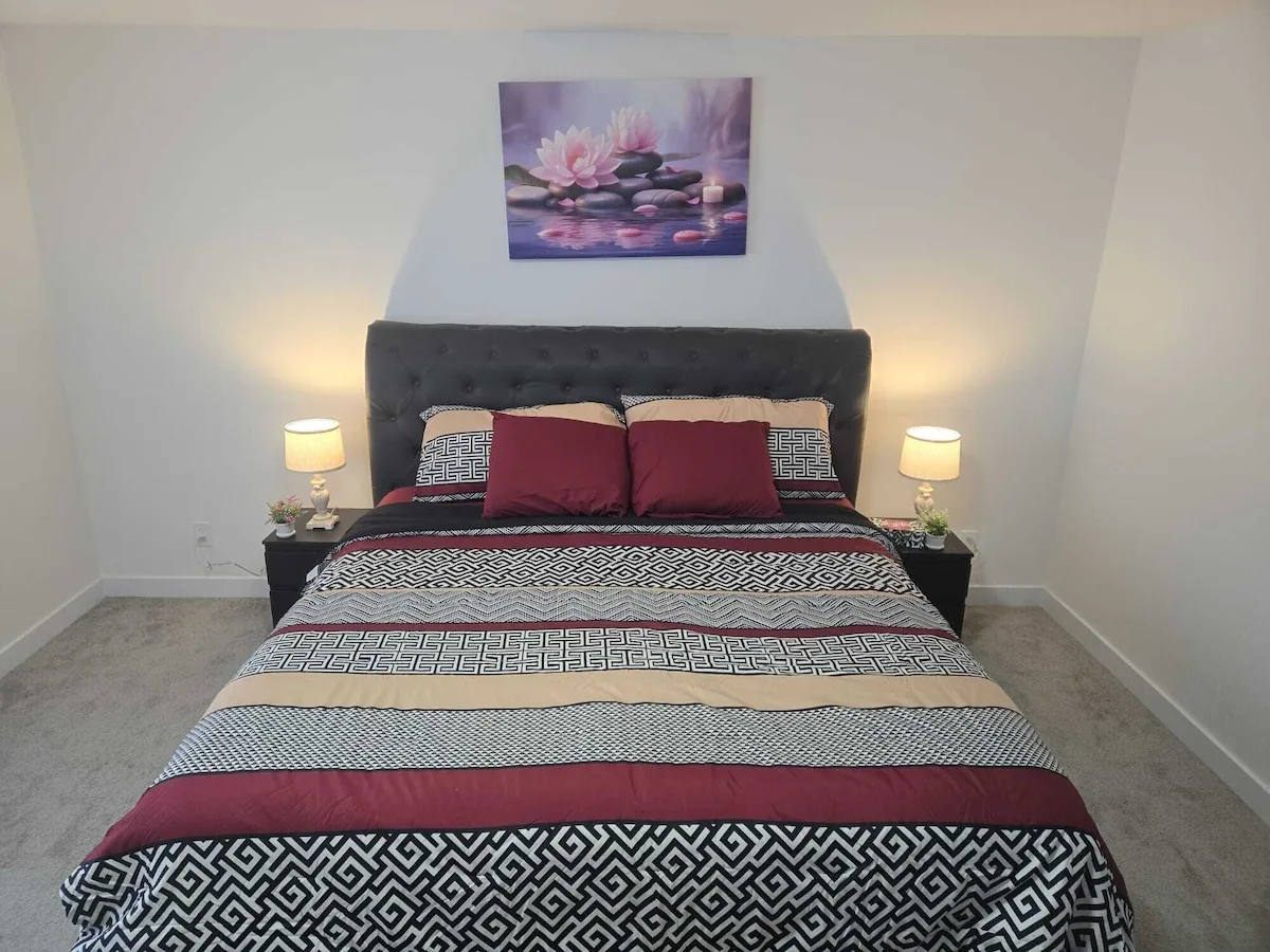 Edgemont furnished main-floor home in Edmonton
